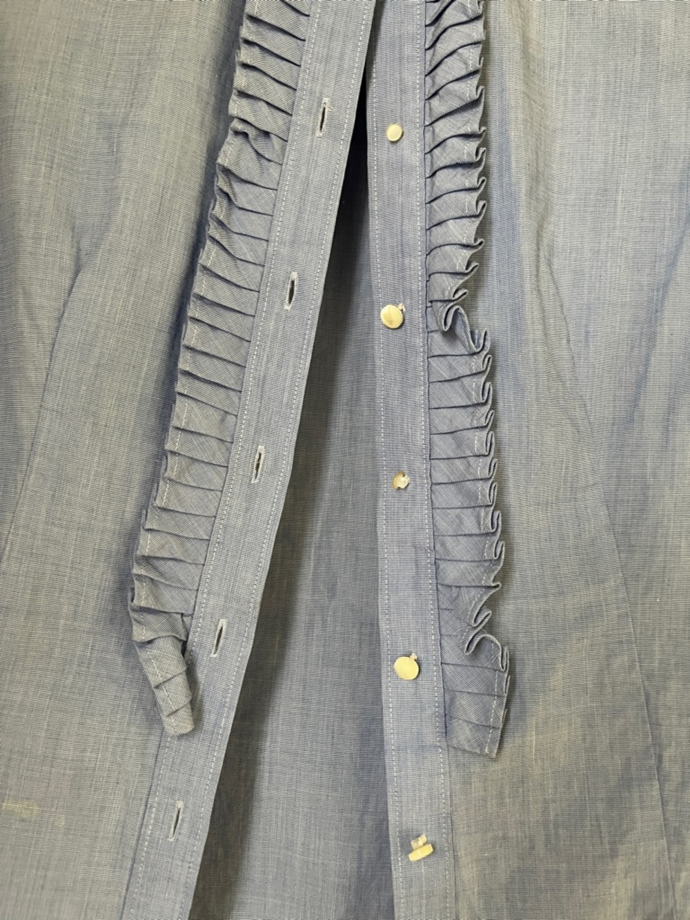 Vintage Blue Ruffled Front Button-Up Blouse Size 2P Pearlized Buttons Tuxedo - Picture 6 of 7